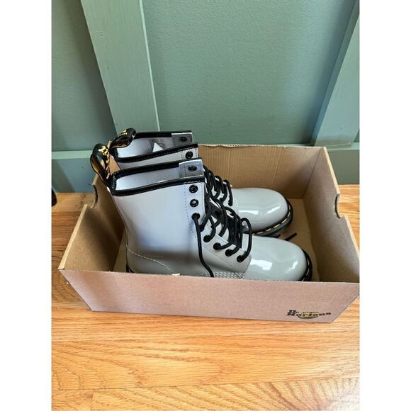 Doc Martens 1460 Zinc Grey Gray Slate Patent Lamper Women’s Boots, Size 7, NIB N - Picture 12 of 14